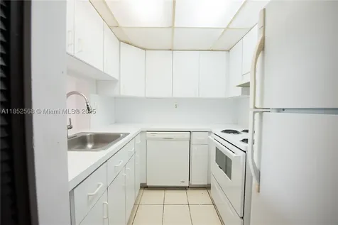 9688 Fontainebleau Boulevard Miami FL 33172