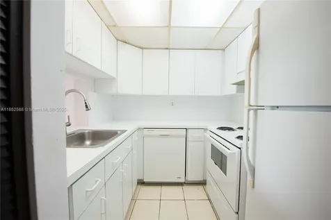 9688 Fontainebleau Boulevard Miami FL 33172
