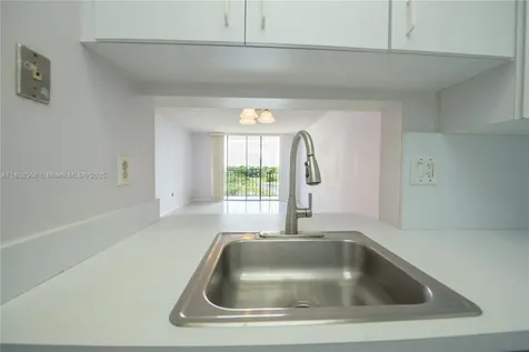 9688 Fontainebleau Boulevard Miami FL 33172