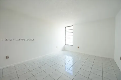 9688 Fontainebleau Boulevard Miami FL 33172