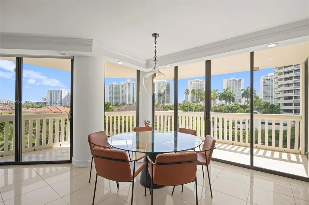 1000 W Island Boulevard Aventura FL 33160