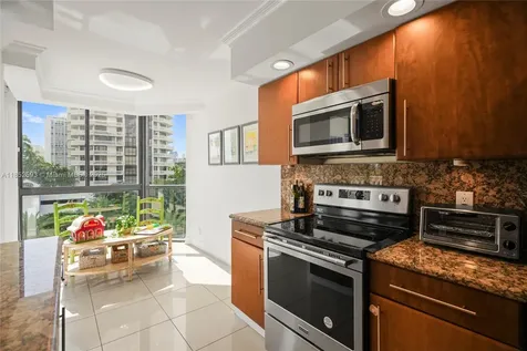 1000 W Island Boulevard Aventura FL 33160