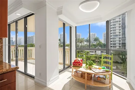 1000 W Island Boulevard Aventura FL 33160