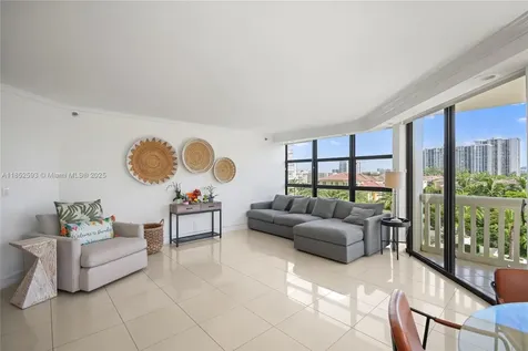 1000 W Island Boulevard Aventura FL 33160