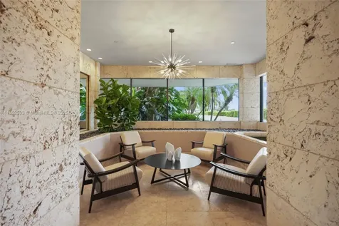 1000 W Island Boulevard Aventura FL 33160