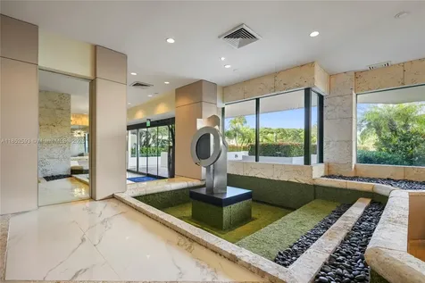 1000 W Island Boulevard Aventura FL 33160