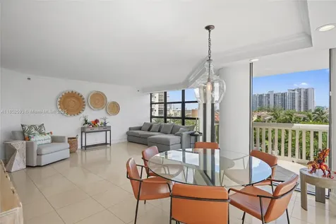 1000 W Island Boulevard Aventura FL 33160