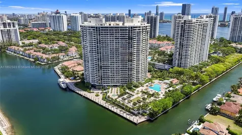 1000 W Island Boulevard Aventura FL 33160