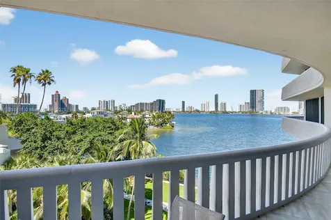 3000 Island Boulevard Aventura FL 33160