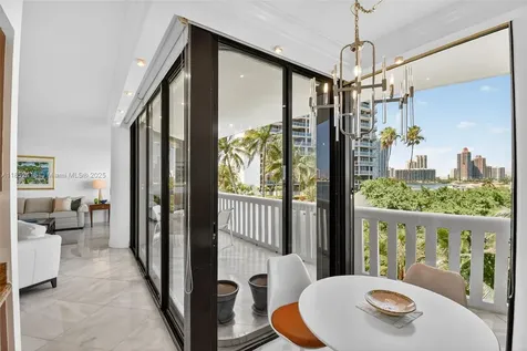 3000 Island Boulevard Aventura FL 33160