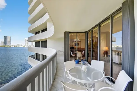 3000 Island Boulevard Aventura FL 33160