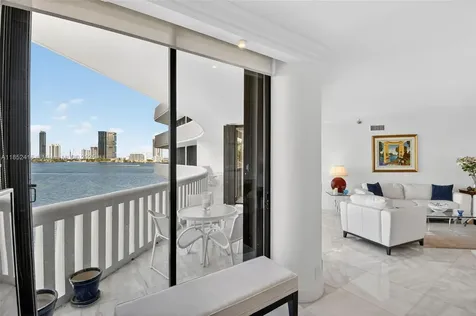 3000 Island Boulevard Aventura FL 33160