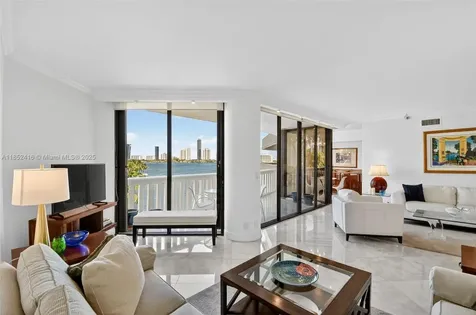 3000 Island Boulevard Aventura FL 33160