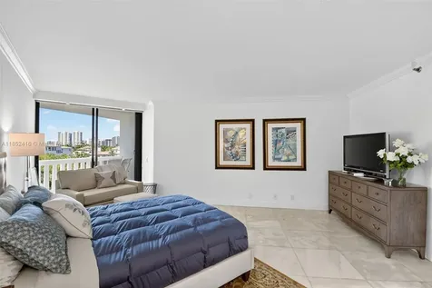 3000 Island Boulevard Aventura FL 33160