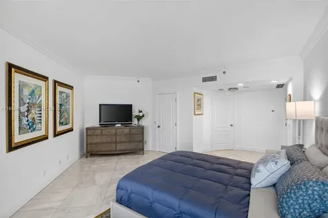 3000 Island Boulevard Aventura FL 33160