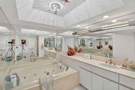 3000 Island Boulevard Aventura FL 33160