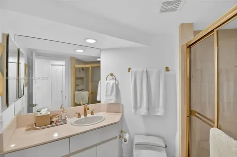 3000 Island Boulevard Aventura FL 33160