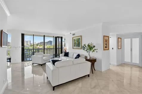 3000 Island Boulevard Aventura FL 33160