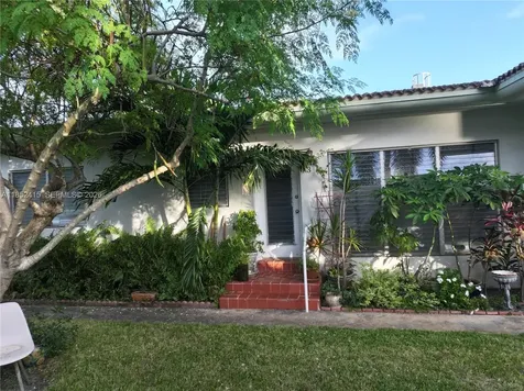 2200 Bay Drive Miami Beach FL 33141