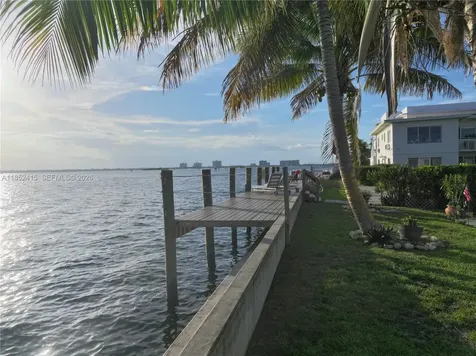 2200 Bay Drive Miami Beach FL 33141