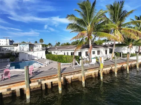 2200 Bay Drive Miami Beach FL 33141