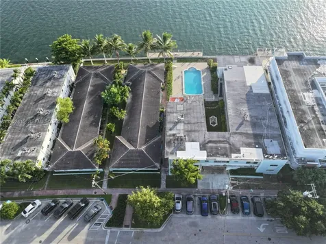 2200 Bay Drive Miami Beach FL 33141