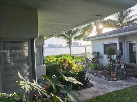2200 Bay Drive Miami Beach FL 33141