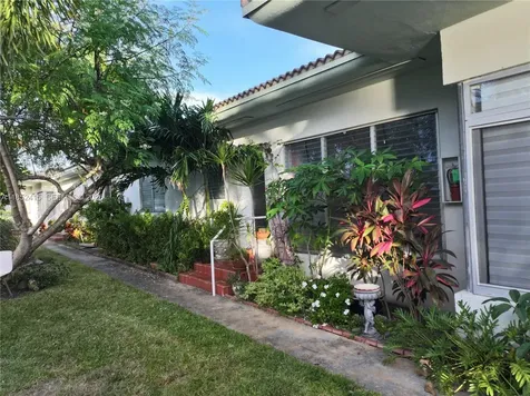 2200 Bay Drive Miami Beach FL 33141