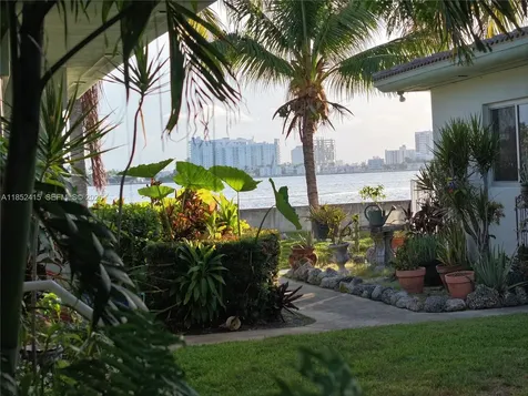 2200 Bay Drive Miami Beach FL 33141