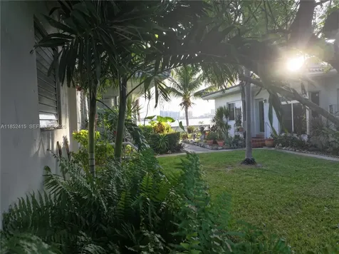 2200 Bay Drive Miami Beach FL 33141