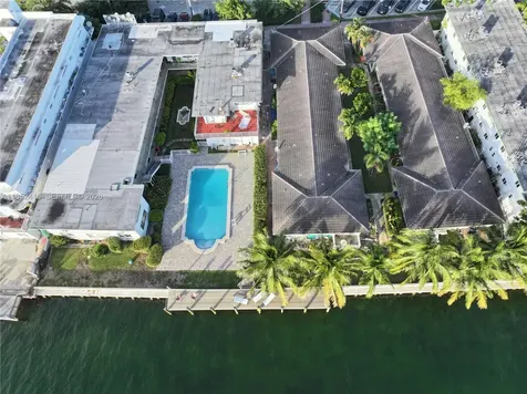 2200 Bay Drive Miami Beach FL 33141