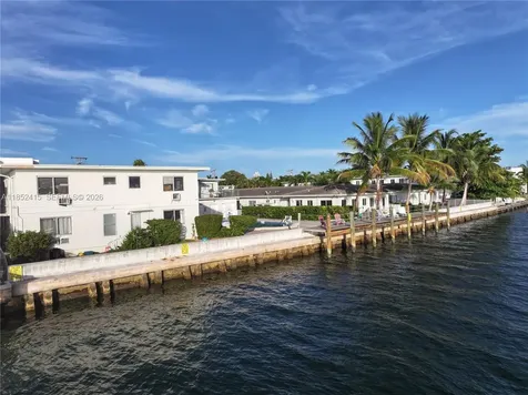 2200 Bay Drive Miami Beach FL 33141