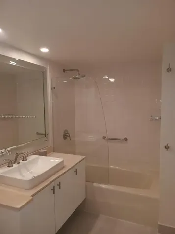 2751 S Ocean Drive Hollywood FL 33019
