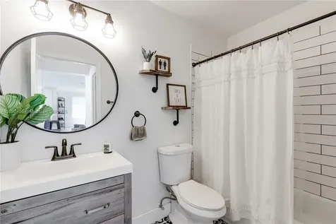 15464 SW 141st Street Miami FL 33196