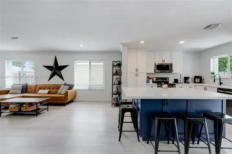 15464 SW 141st Street Miami FL 33196