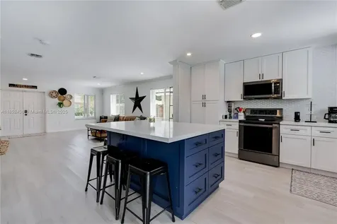 15464 SW 141st Street Miami FL 33196