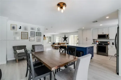 15464 SW 141st Street Miami FL 33196