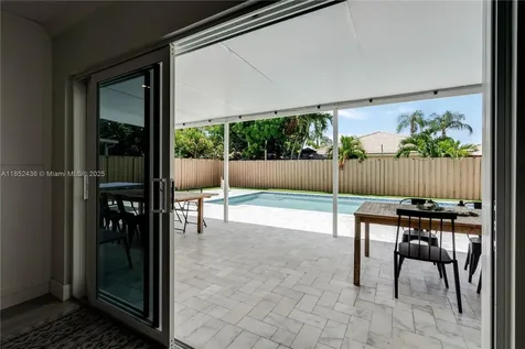 15464 SW 141st Street Miami FL 33196