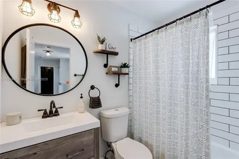 15464 SW 141st Street Miami FL 33196