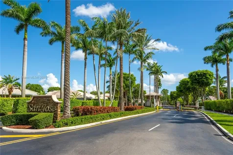 15464 SW 141st Street Miami FL 33196