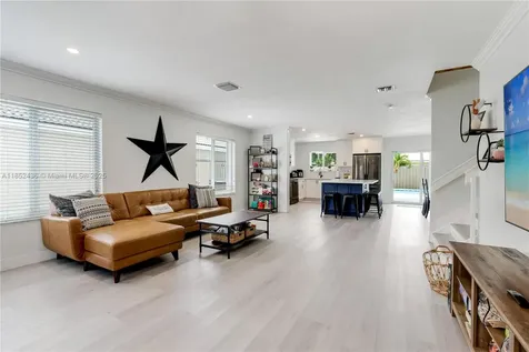15464 SW 141st Street Miami FL 33196