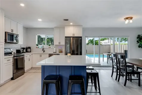 15464 SW 141st Street Miami FL 33196