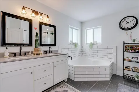 15464 SW 141st Street Miami FL 33196
