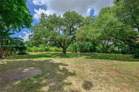 1074 NW 153rd Street Miami FL 33169