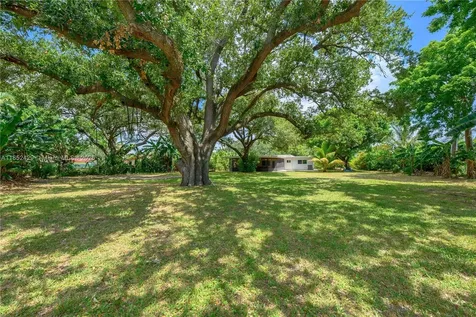 1074 NW 153rd Street Miami FL 33169