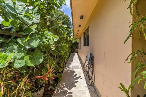 10255 SW 46th Street Miami FL 33165