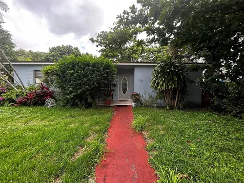 711 NE 170th Street North Miami Beach FL 33162