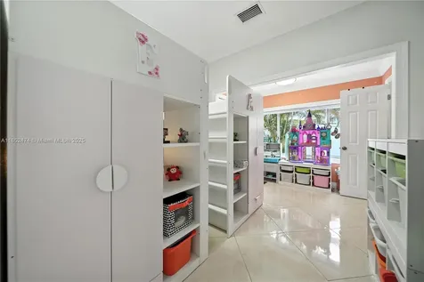 5005 E 6th Avenue Hialeah FL 33013