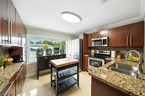 5005 E 6th Avenue Hialeah FL 33013