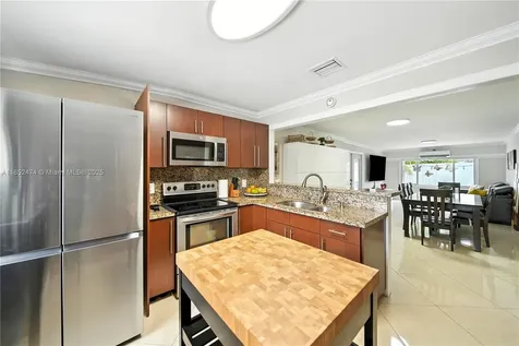 5005 E 6th Avenue Hialeah FL 33013